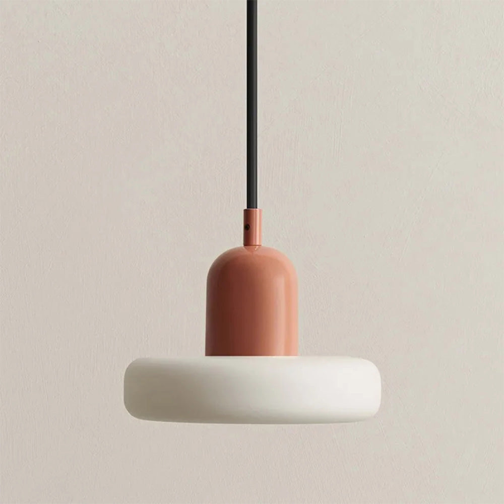 Skandynawska minimalistyczna wisząca lampa z gładkim kopułowym kloszem z matowego szkła