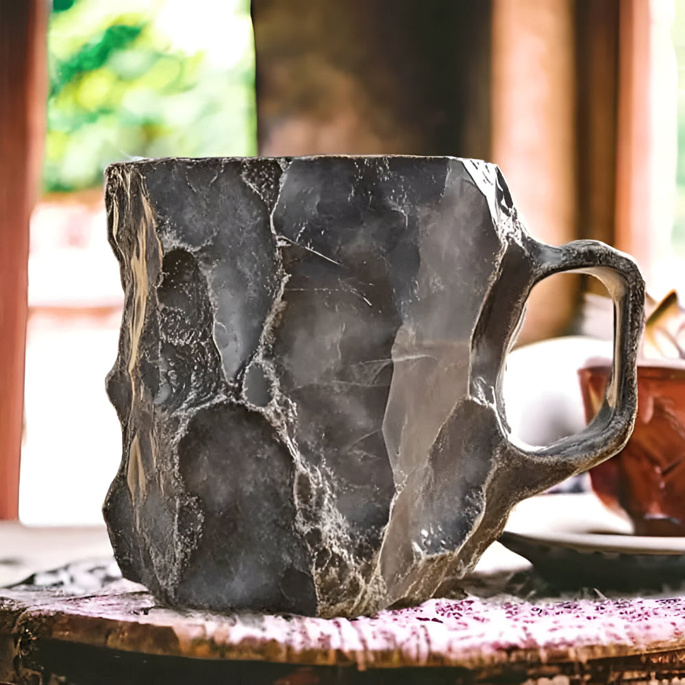 Ceramiczny kubek do kawy z fakturą kamienia agatu i geody