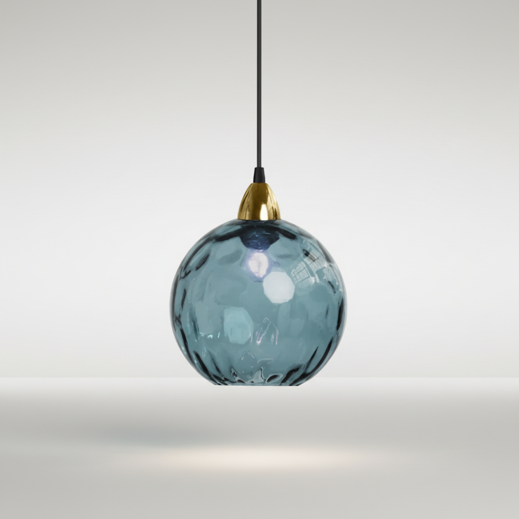 Minimalistyczna żelazna lampa wisząca ze szklaną kulą
