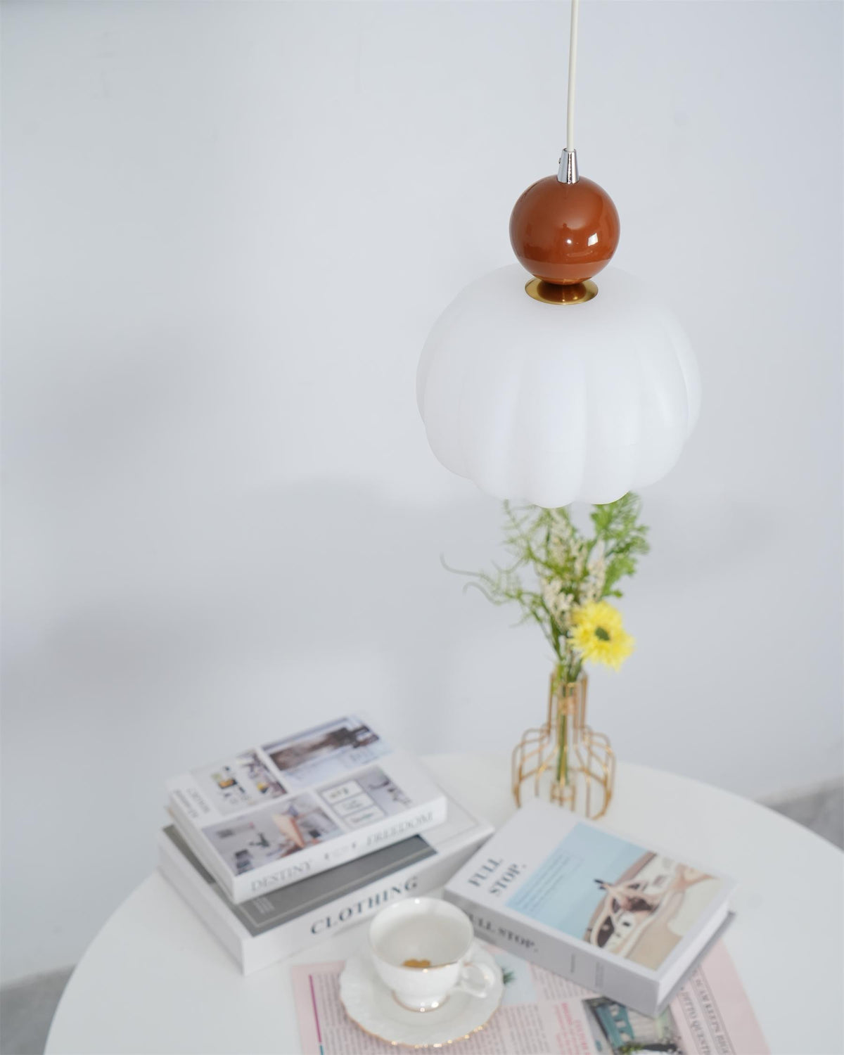 Wisząca lampa z okrągłym organicznym dyfuzorem akrylowym