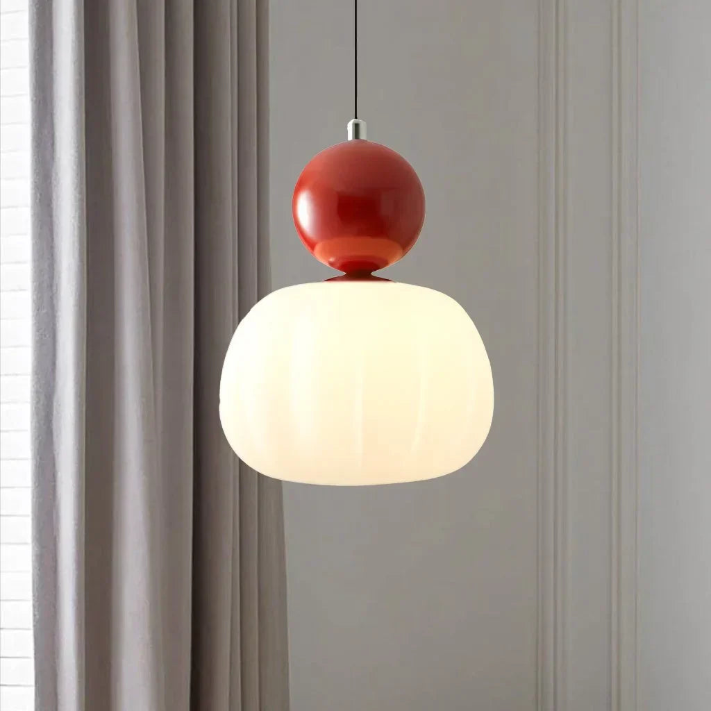 Rzeźbiarska lampa wisząca Bauhaus z polerowaną kulą i karbowanym kloszem akrylowym