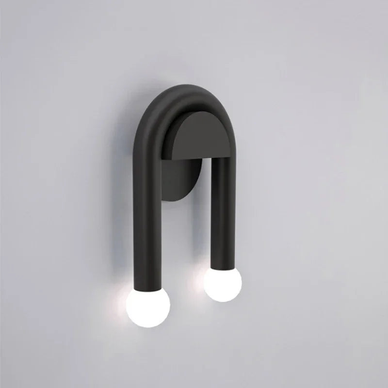Łukowa nordycka minimalistyczna rzeźbiarska lampa ścienna z matowym szkłem