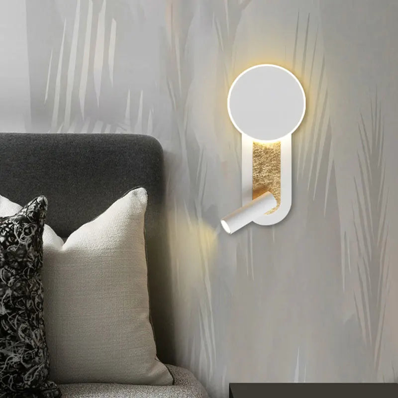 Rzeźbiarska okrągła nordycka lampa ścienna z podwójną funkcją reflektora