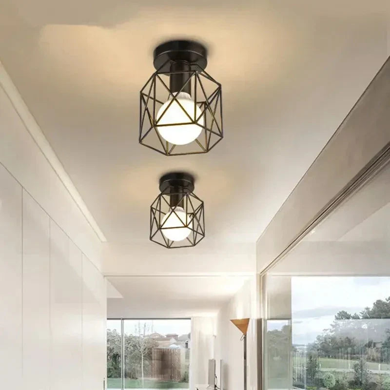 Geometryczna kompaktowa industrialna żelazna lampa sufitowa z metalową klatką