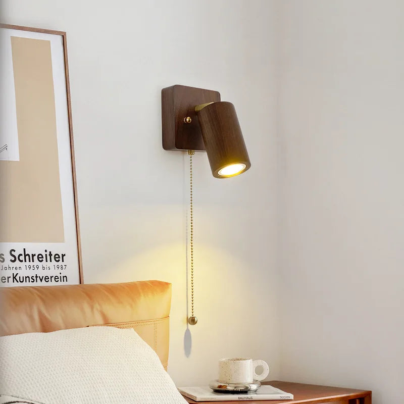 Retro skandynawska lampa ścienna z litego orzecha włoskiego, obrotowy reflektor