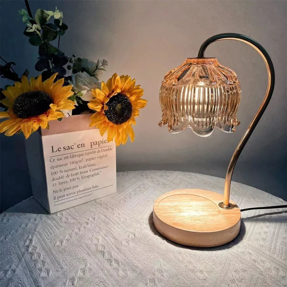 Retro lampa stołowa z kwiatowym szklanym kloszem i drewnianą podstawą, podgrzewacz do świec