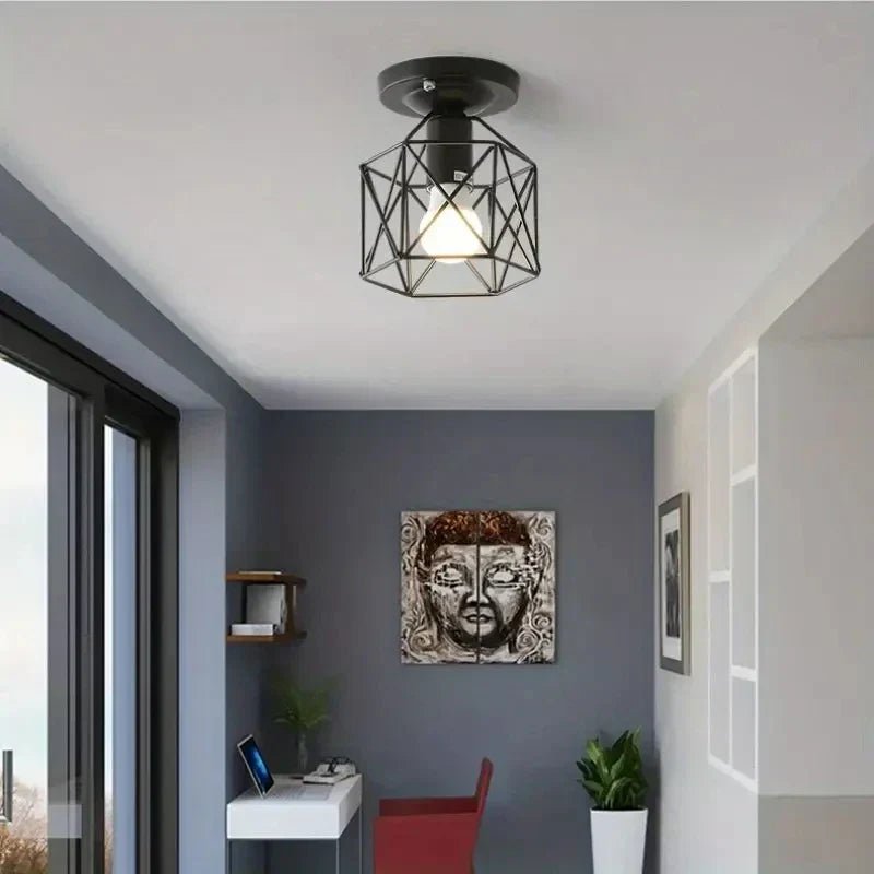 Geometryczna kompaktowa industrialna żelazna lampa sufitowa z metalową klatką