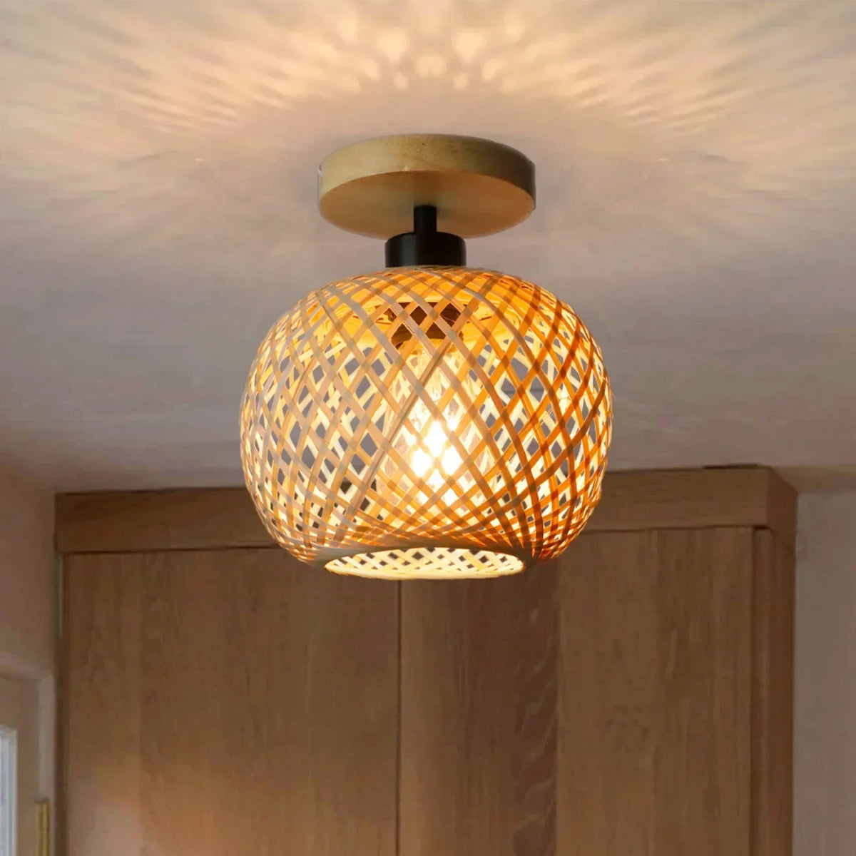 Ręcznie pleciona bambusowo-rattanowa lampa sufitowa do montażu nawierzchniowego