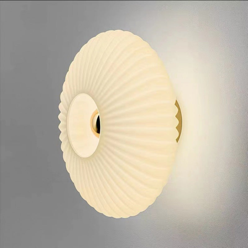 Nordycka vintage lampa ścienna z prążkowanym szklanym dyskiem o falistej fakturze