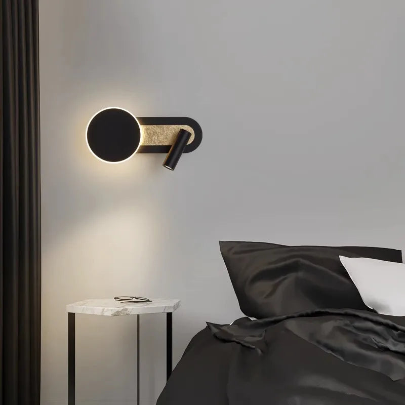 Rzeźbiarska okrągła nordycka lampa ścienna z podwójną funkcją reflektora