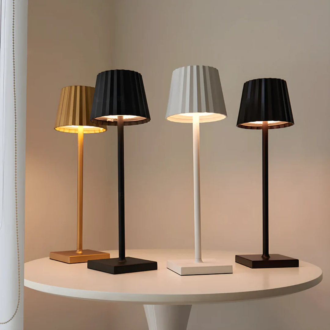 Skandynawska wodoodporna aluminiowa ładowalna lampa stołowa z funkcją ściemniania