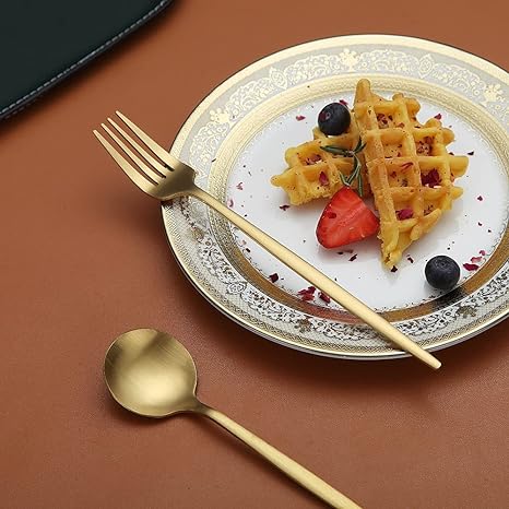 Elegancki, minimalistyczny, nowoczesny zestaw sztućców ze stali nierdzewnej