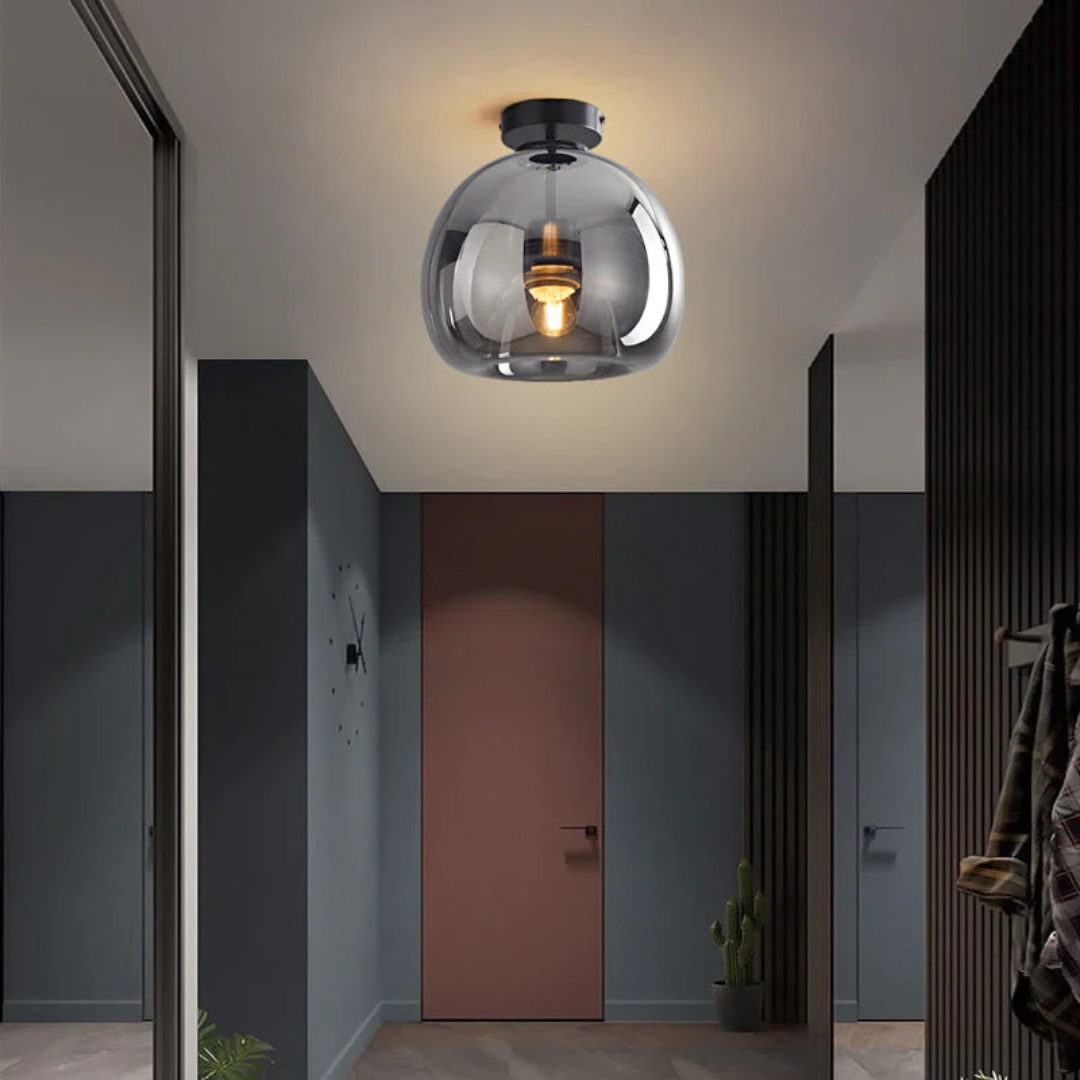 Okrągła sufitowa lampa z metalowym kloszem i szklanym kloszem