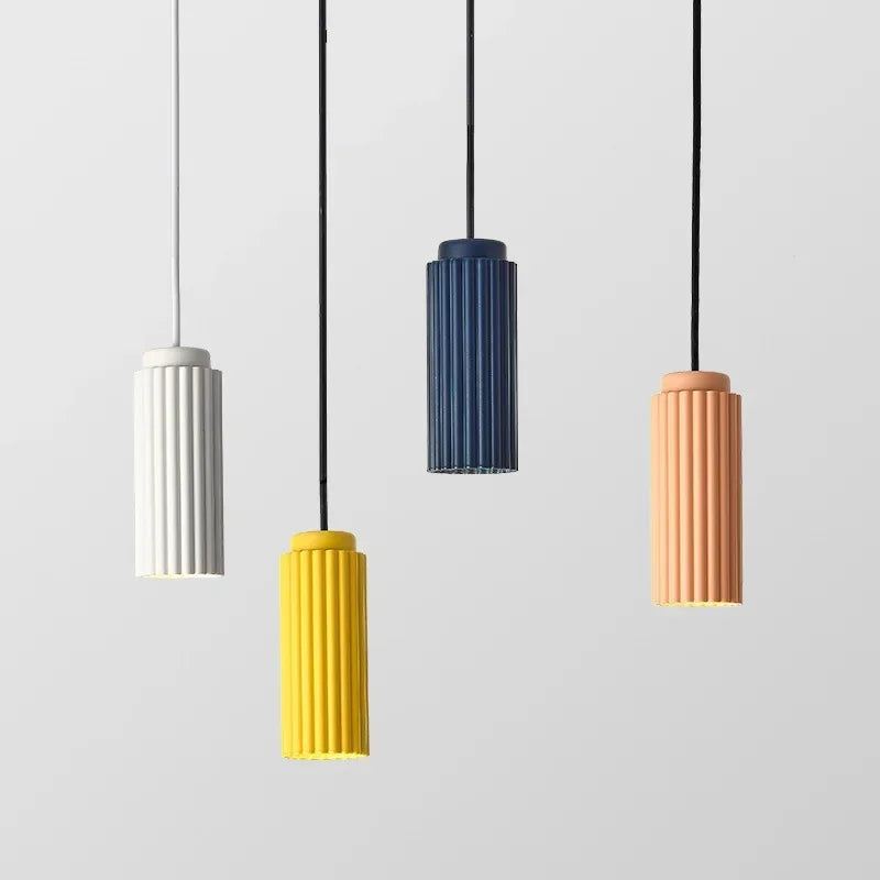 Skandynawska minimalistyczna metalowo-szklana lampa wisząca sufitowa