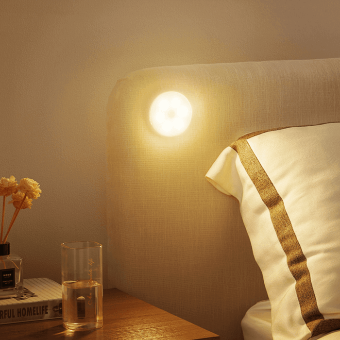Ładowalna okrągła inteligentna lampa ścienna z samoprzylepnym mocowaniem i czujnikiem ruchu