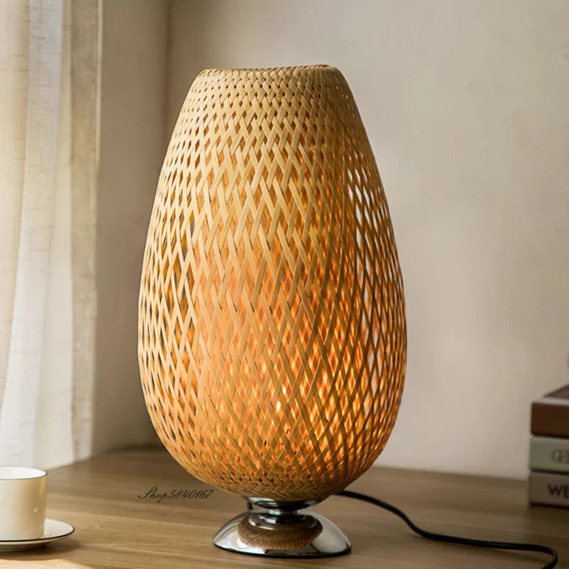 Rustykalna ręcznie wykonana bambusowa lampa stołowa w stylu chińskim vintage