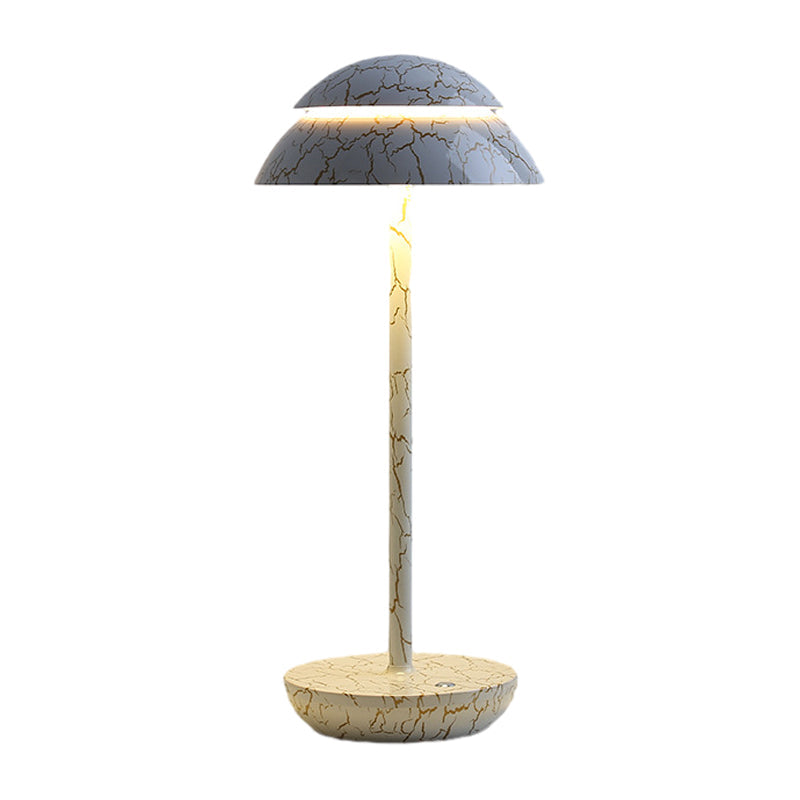 Bezprzewodowa przenośna plastikowa ładowalna lampa stołowa do wnętrz i na zewnątrz