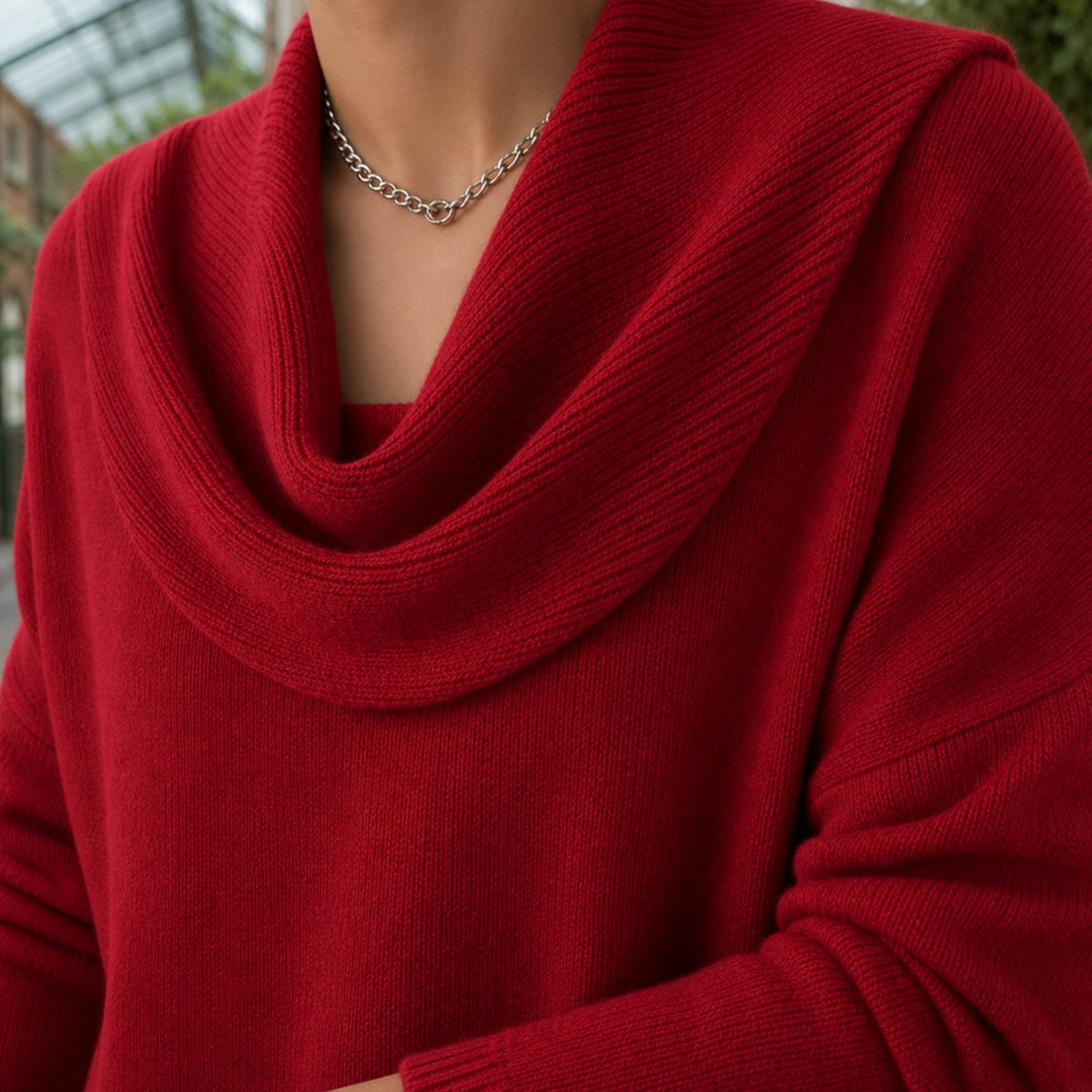 Damski dzianinowy sweter o swobodnym kroju, z kominem i obniżoną linią ramion