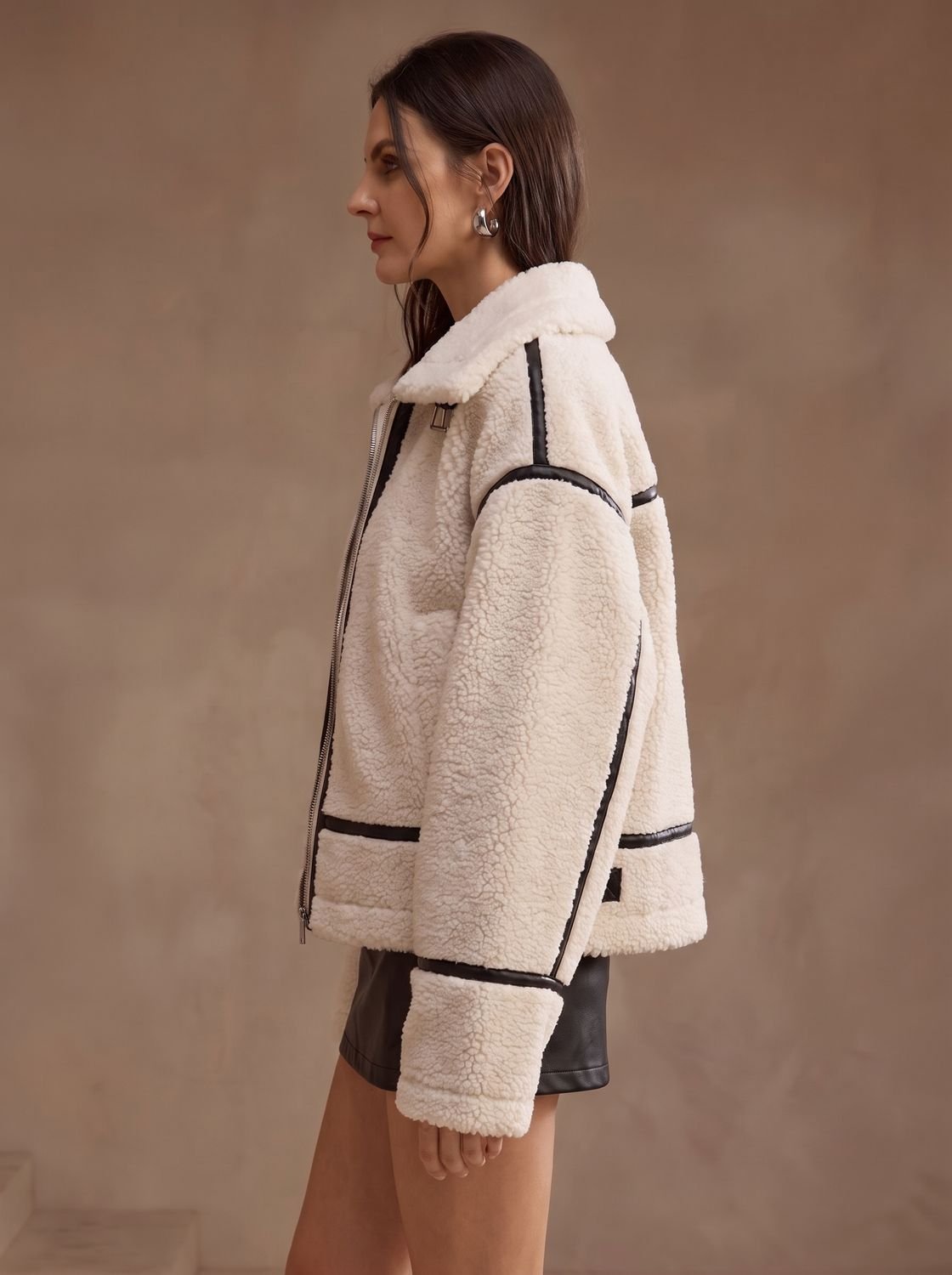 Florence | Damska oversize'owa kurtka teddy z materiału sherpa, kontrastowe wykończenie, zapinana na zamek