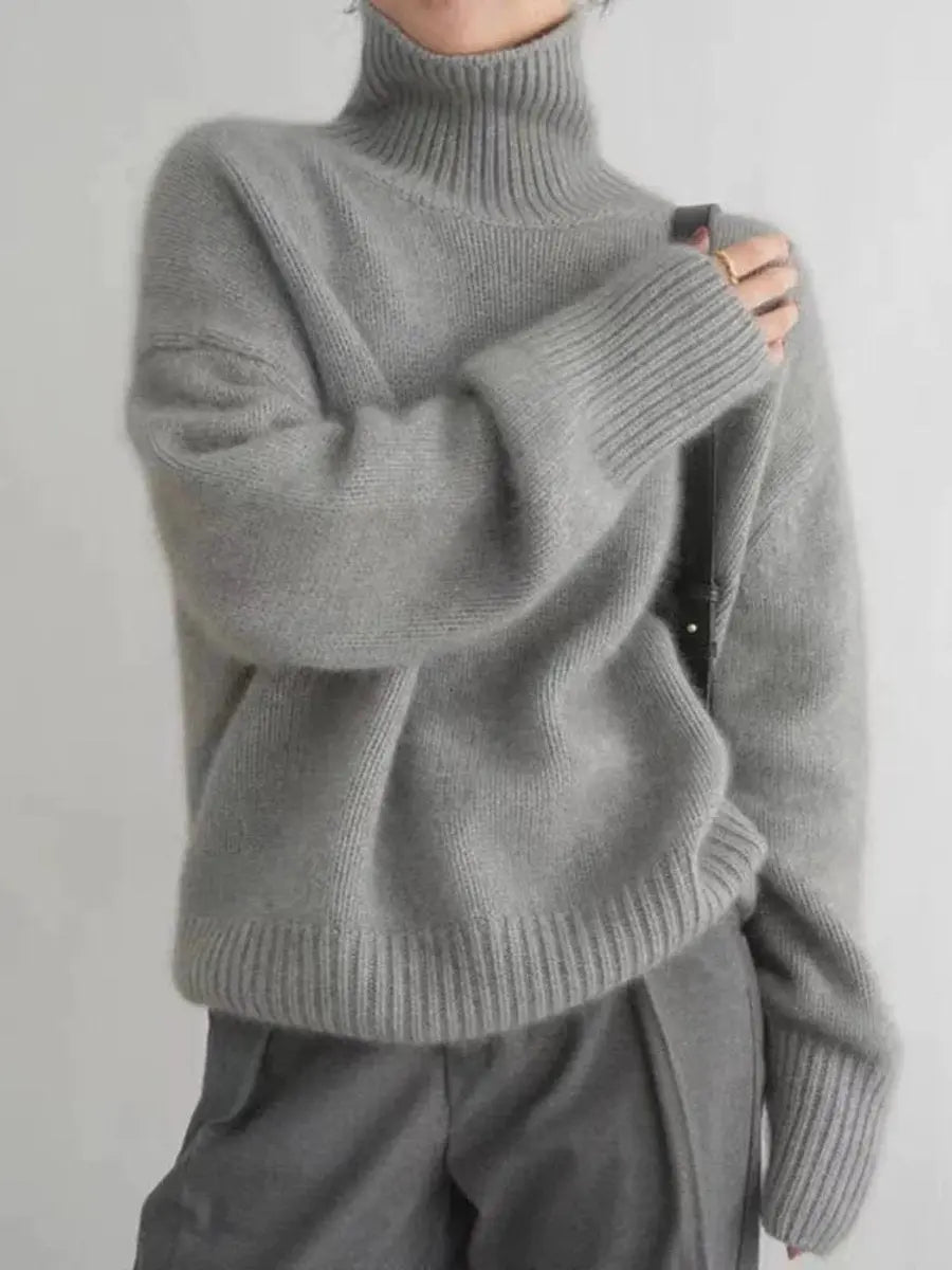 Damski oversize’owy kaszmirowy sweter z golfem