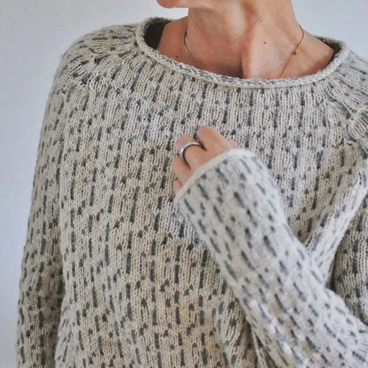 Damski luźny teksturowany sweter z dzianiny z okrągłym dekoltem