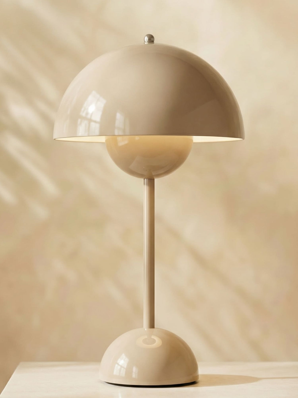 Bezprzewodowa ładowalna lampa stołowa w stylu retro, w kształcie kuli, z funkcją ściemniania