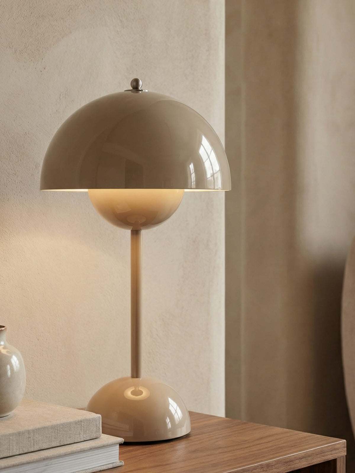 Bezprzewodowa ładowalna lampa stołowa w stylu retro, w kształcie kuli, z funkcją ściemniania