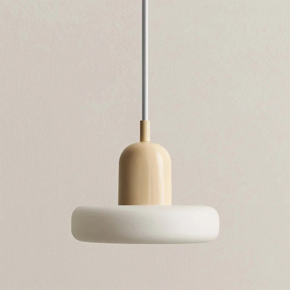 Skandynawska minimalistyczna wisząca lampa z gładkim kopułowym kloszem z matowego szkła