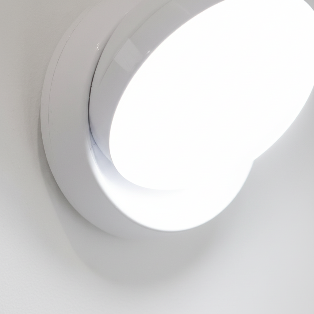 Obrotowa bezprzewodowa lampa nocna montowana na ścianie z czujnikiem ruchu