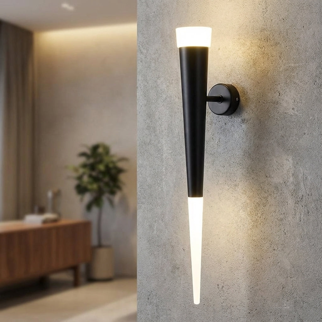 Elegancki zwężany stożkowy metalowy kinkiet ścienny świecący w górę i w dół