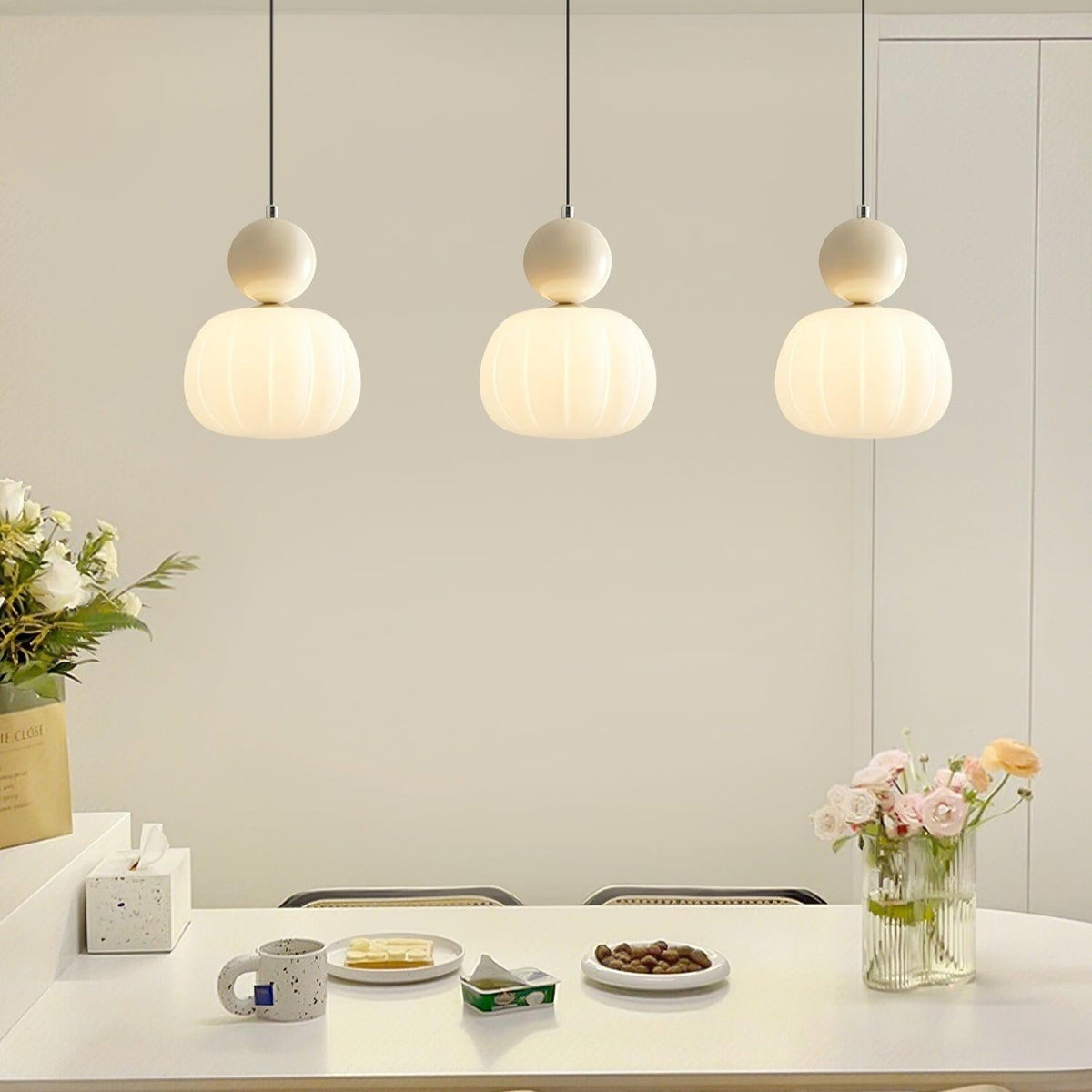 Wisząca lampa z okrągłym organicznym dyfuzorem akrylowym