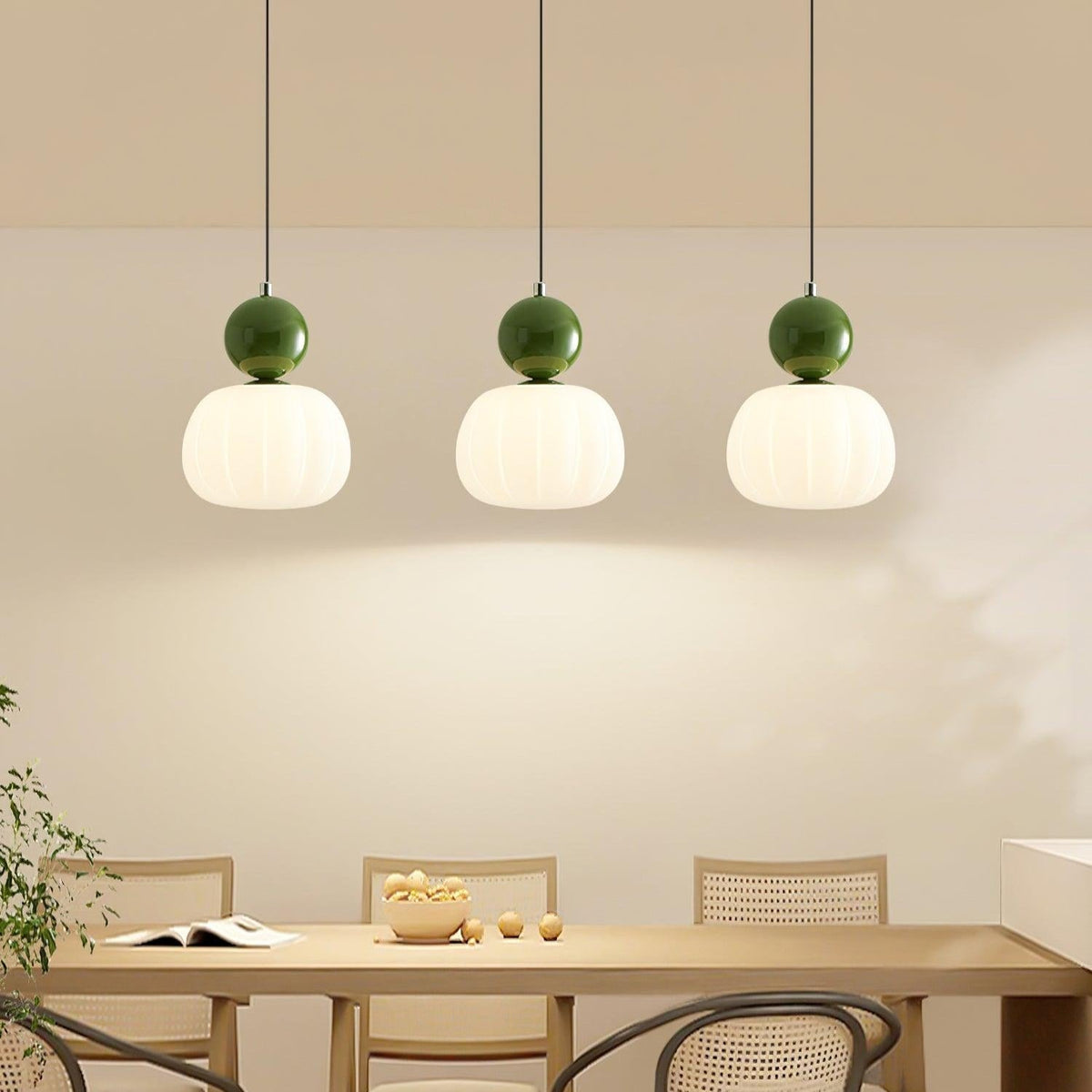 Wisząca lampa z okrągłym organicznym dyfuzorem akrylowym