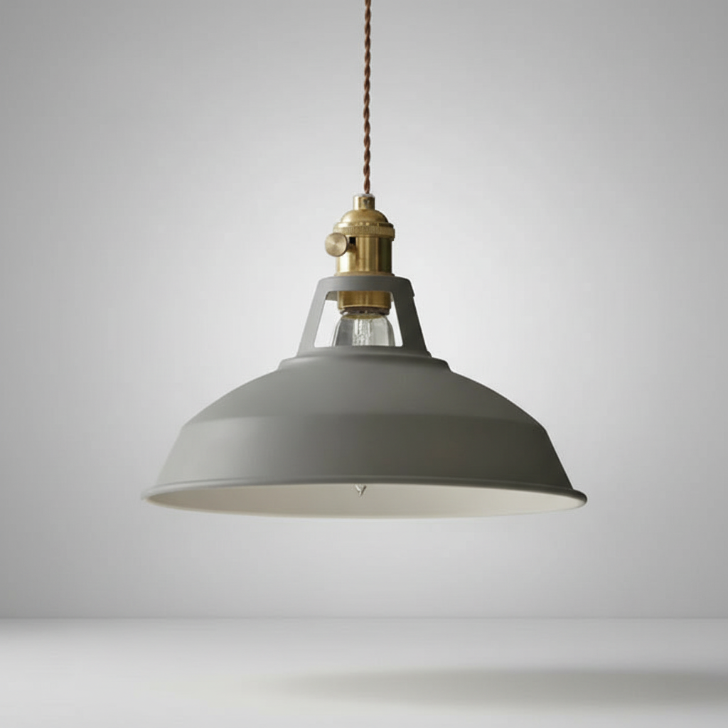 Metalowa lampa wisząca w stylu retro industrialnym z regulowanym łańcuchem