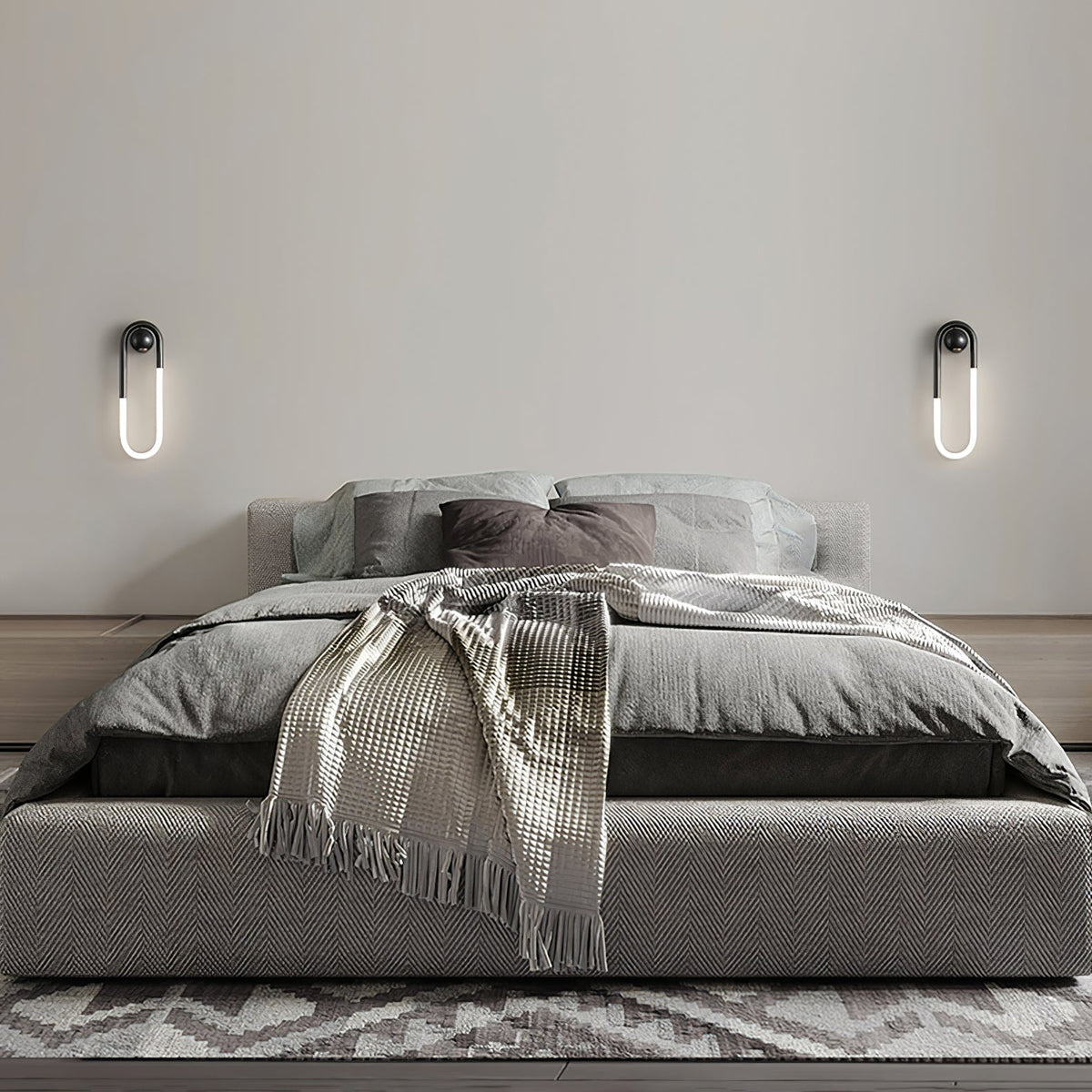 Minimalistyczna architektoniczna lampa ścienna z mosiężną ramą w kształcie pętli
