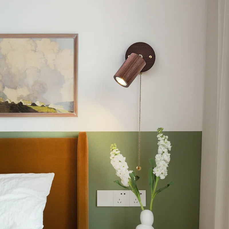 Retro skandynawska lampa ścienna z litego orzecha włoskiego, obrotowy reflektor