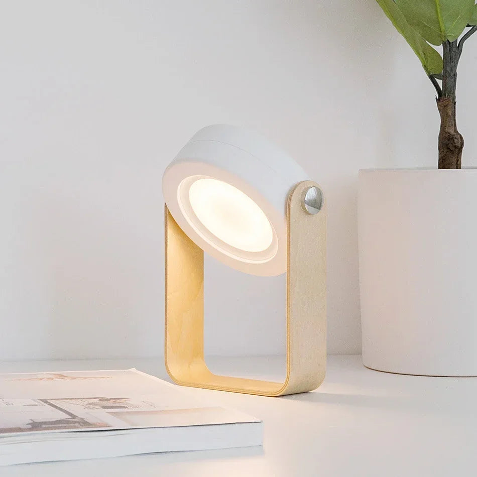 Składana skandynawska minimalistyczna przenośna lampa stołowa z drewnianym uchwytem, ładowana