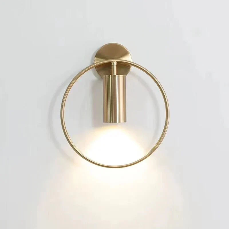Nordycka okrągła rzeźbiarska, obrotowa, minimalistyczna lampa ścienna w kształcie pierścienia