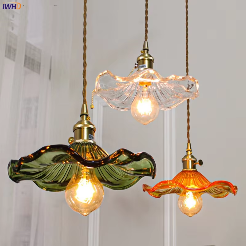Skandynawska minimalistyczna lampa wisząca z przyciemnianym szkłem i miedzianymi akcentami