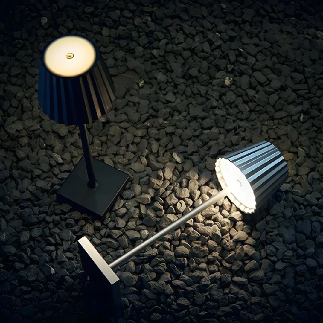 Skandynawska wodoodporna aluminiowa ładowalna lampa stołowa z funkcją ściemniania