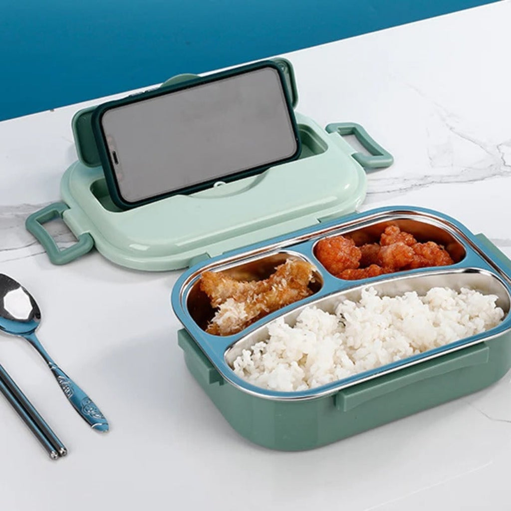 Izolowane pudełko bento na lunch z przegródkami do przechowywania żywności