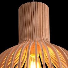 Ręcznie wykonana rustykalna lampa wisząca z litego drewna o naturalnym usłojeniu