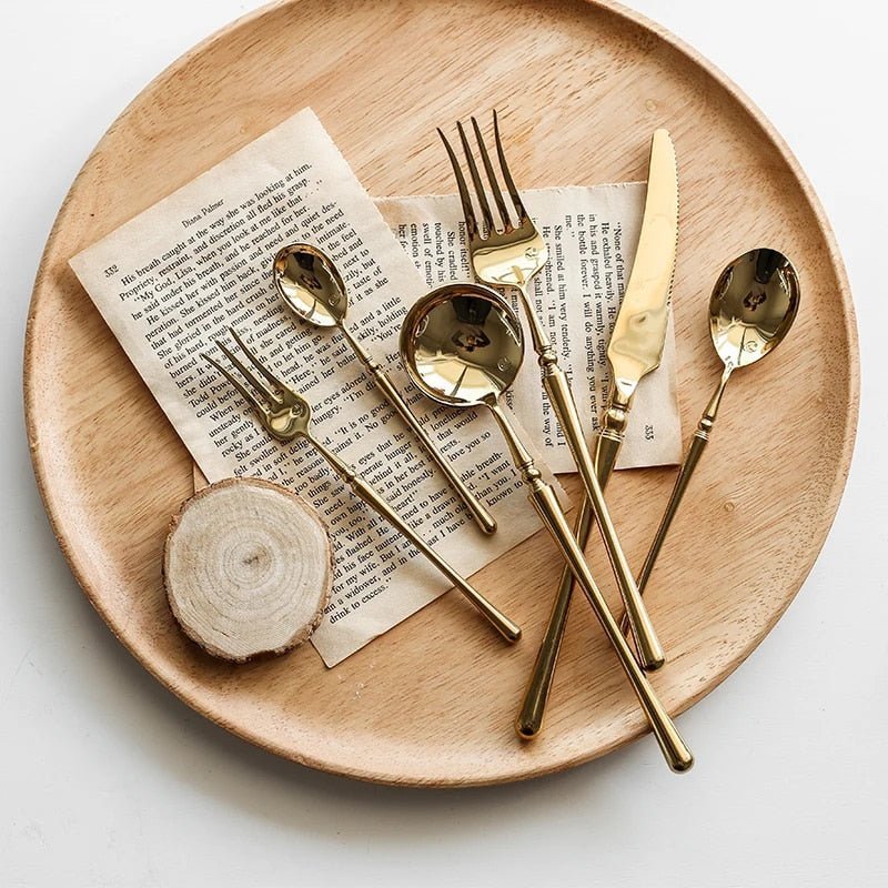 Komplet sztućców z błyszczącej stali nierdzewnej o gładkich, zaokrąglonych kształtach