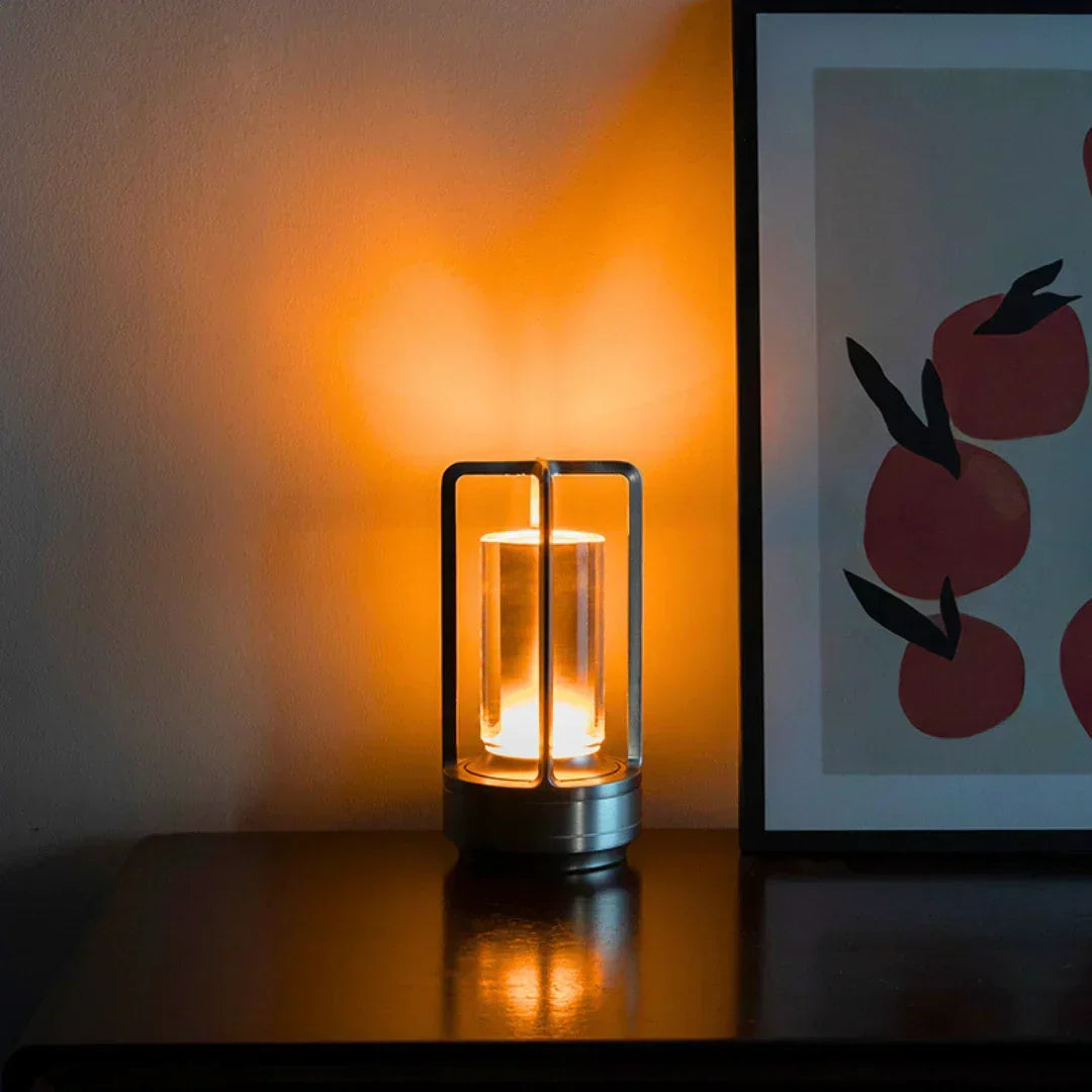 Fasetowana szklana lampa stołowa z funkcją dotykowego ściemniania i ładowaniem