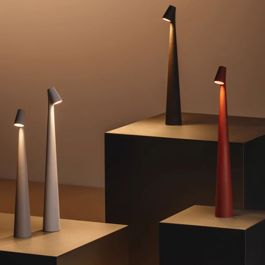 Minimalistyczna nordycka aluminiowa bezprzewodowa lampa stołowa z dotykowym sterowaniem i funkcją ściemniania