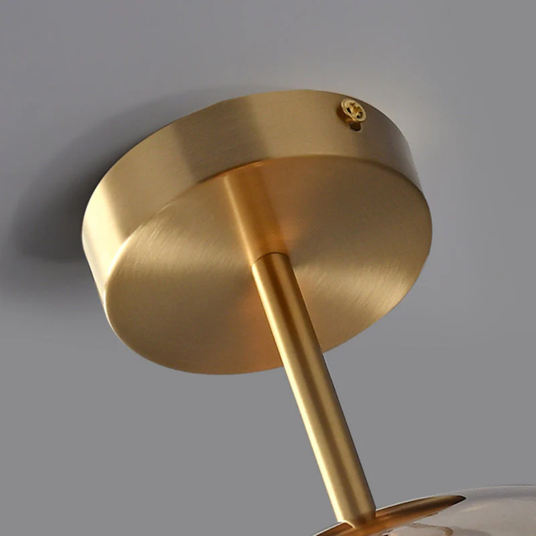 Okrągła sufitowa lampa z metalowym kloszem i szklanym kloszem