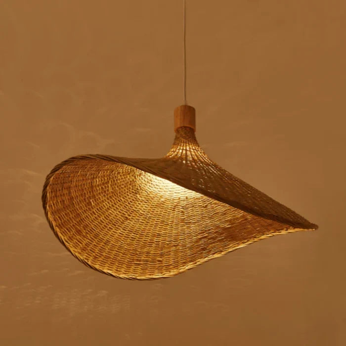 Rustykalna kopułowa lampa wisząca z plecionej trzciny