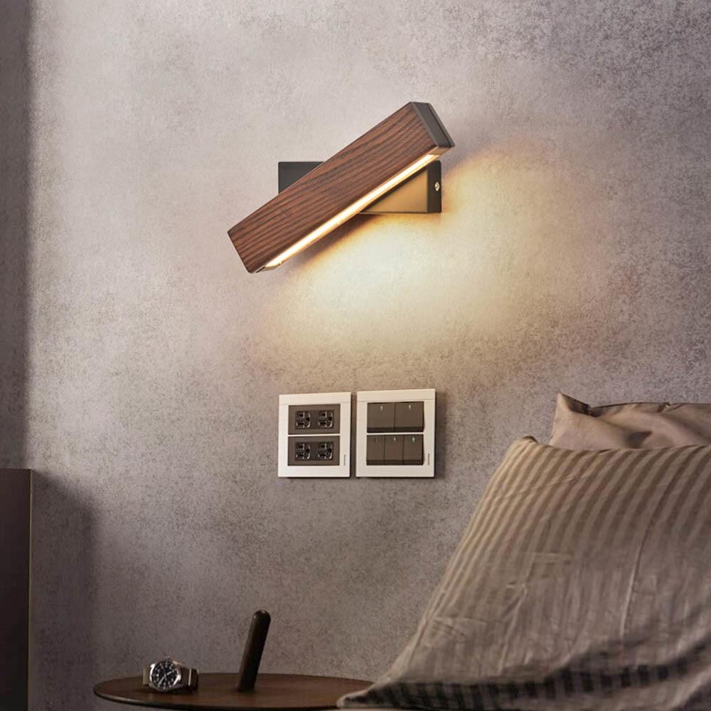 Obrotowa drewniano-metalowa lampa ścienna z regulacją kąta