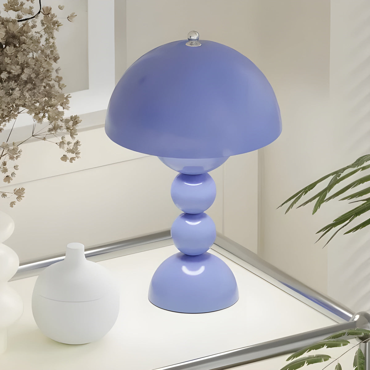 Minimalistyczna skandynawska lampa stołowa z motywem pąka kwiatu i funkcją ściemniania, na stolik nocny