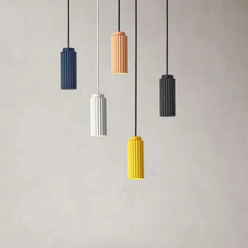 Skandynawska minimalistyczna metalowo-szklana lampa wisząca sufitowa