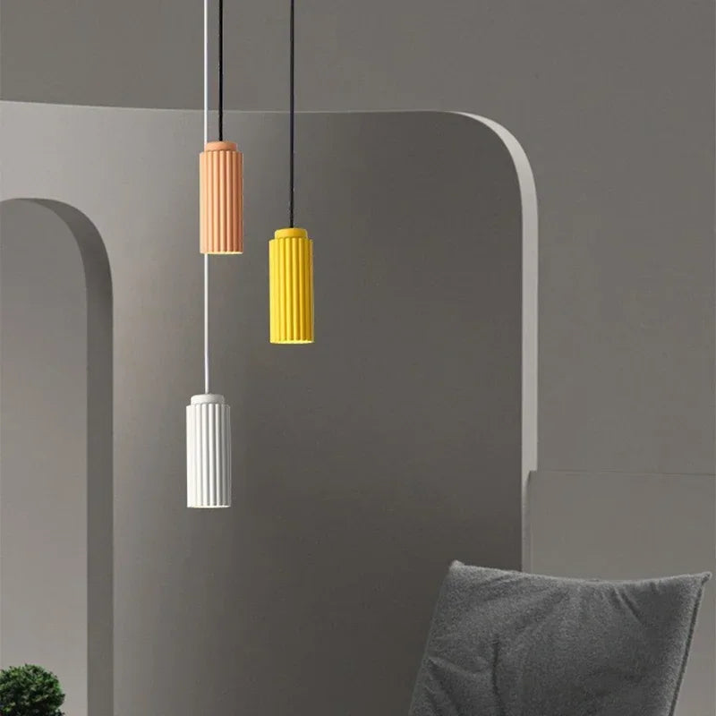 Skandynawska minimalistyczna metalowo-szklana lampa wisząca sufitowa